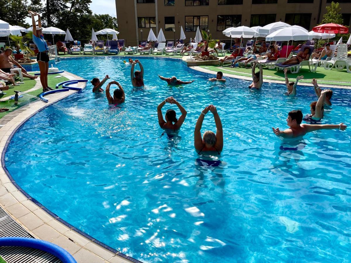 Bsa Holiday Park Hotel ゴールデンサンド エクステリア 写真
